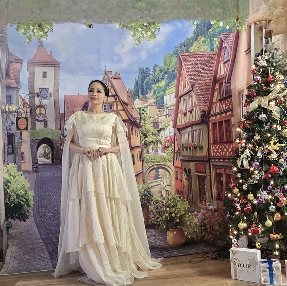 Taylor Swift style long luxury  off white prom peagant dress size 2 era tour - Picture 8 of 8